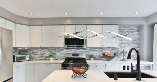 LED Pendant Chandelier Light - Linear Wave (Ideal for Dining Room, Kitchen Island, Stairwell)